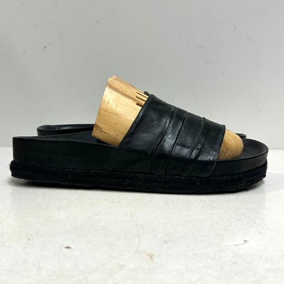 Sandals_&_Flip_Flops